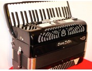 ZERO SETTE MIDI accordion 3 voice 120 Bass 41 keys in excellent condition with new expander